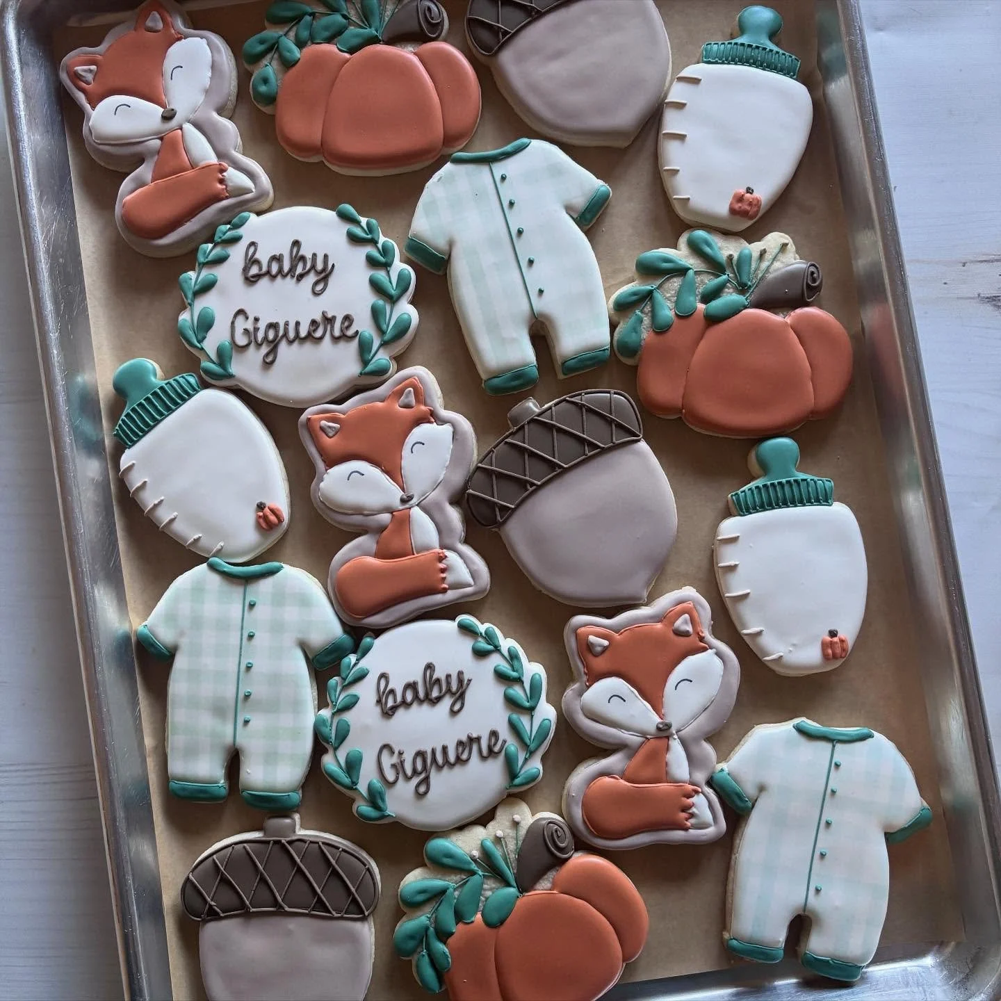 I am loving all these fall sets that I am getting to make this year. This set is definitely inspiring me for our next holiday, Thanksgiving!

#decoratedcookies #babyshowercookies #fallcookies #fallbabycookies #vermont #vermontmade #vteats #vtbakery #