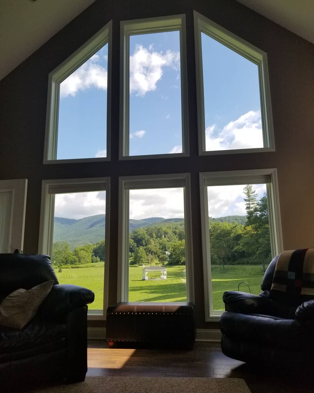 It's a beautiful morning at the home at Lovelace Creek.
.
.
.
 #LovelaceCreek #blueridgemountains #smallweddingideas #smallweddings #mountainview #gazebo #stonemountain