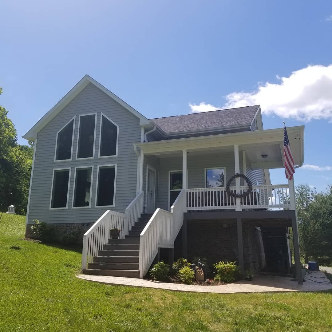 Beautiful 3 bedroom mountain home for rent or to use for small weddings.

#LovelaceCreek #ncweddings #ncwedding #mountainwedding #blueridgemountains #ncmountainwedding #smallweddingideas #smallweddings #microwedding #microweddings #rentalproperty #bl