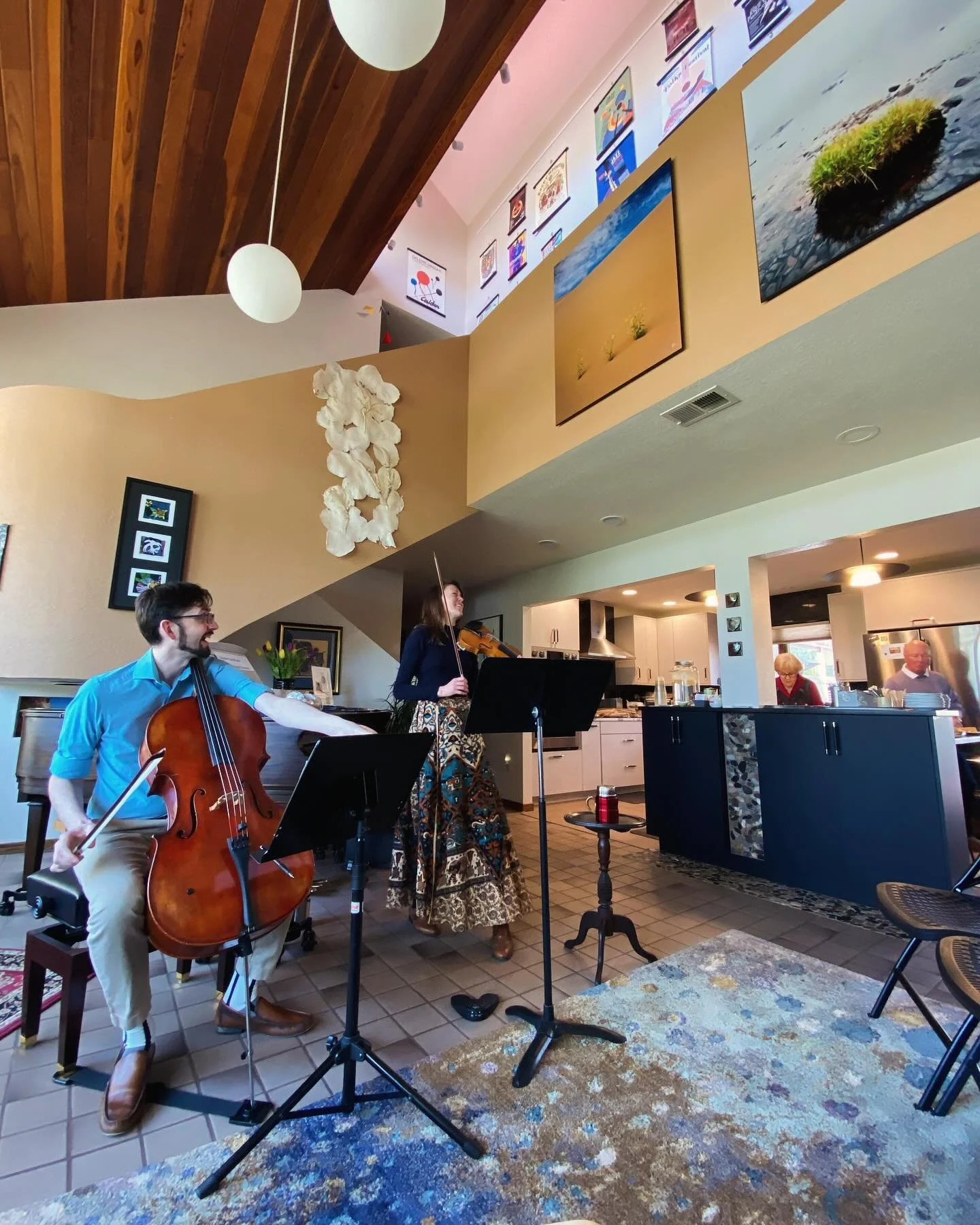 Gearing up for @oldmachinesduo today at the Cottonwood Cottage Concert series premiering some of my new works for cello and violin! 💚🎶 🎻 🎻🎶💚 😊