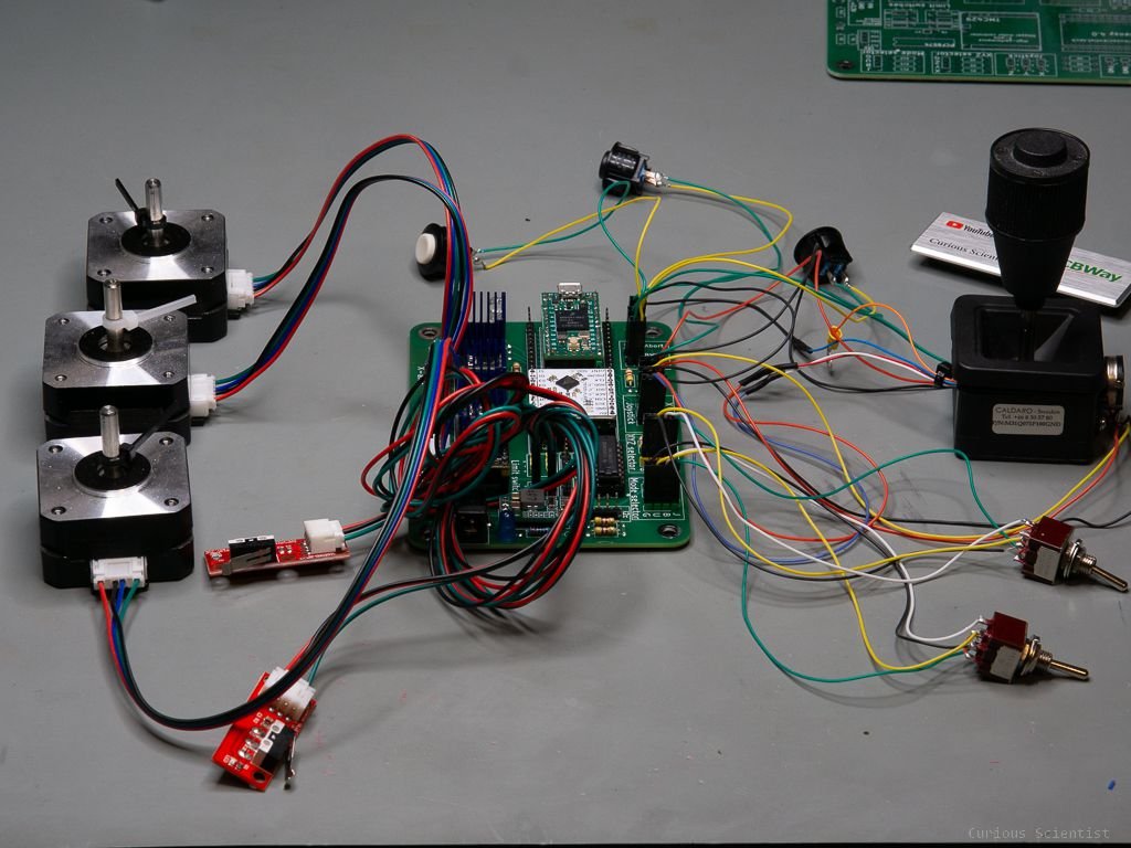 Test system with 3 free-standing stepper motors