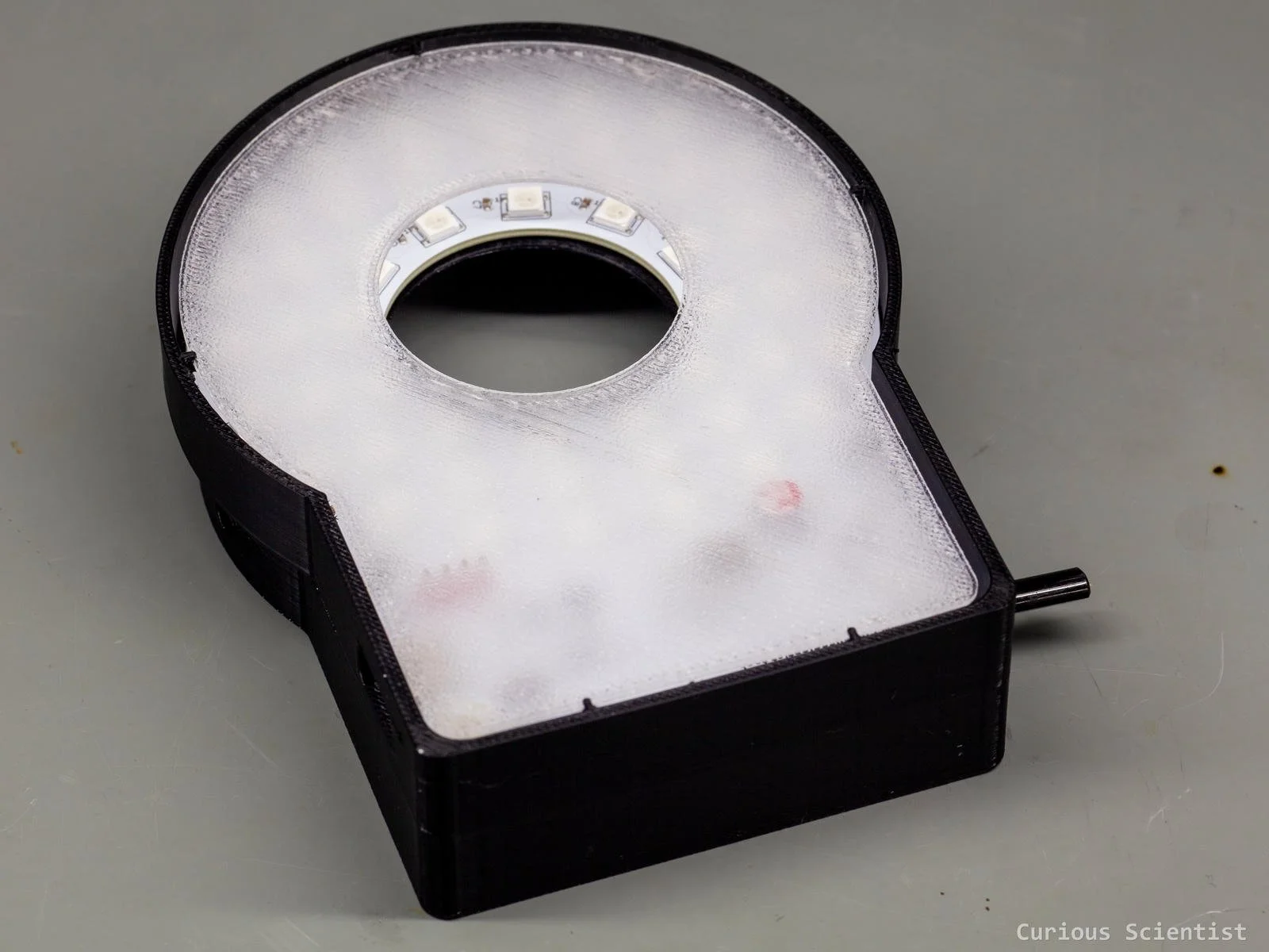 Complete device with diffuser