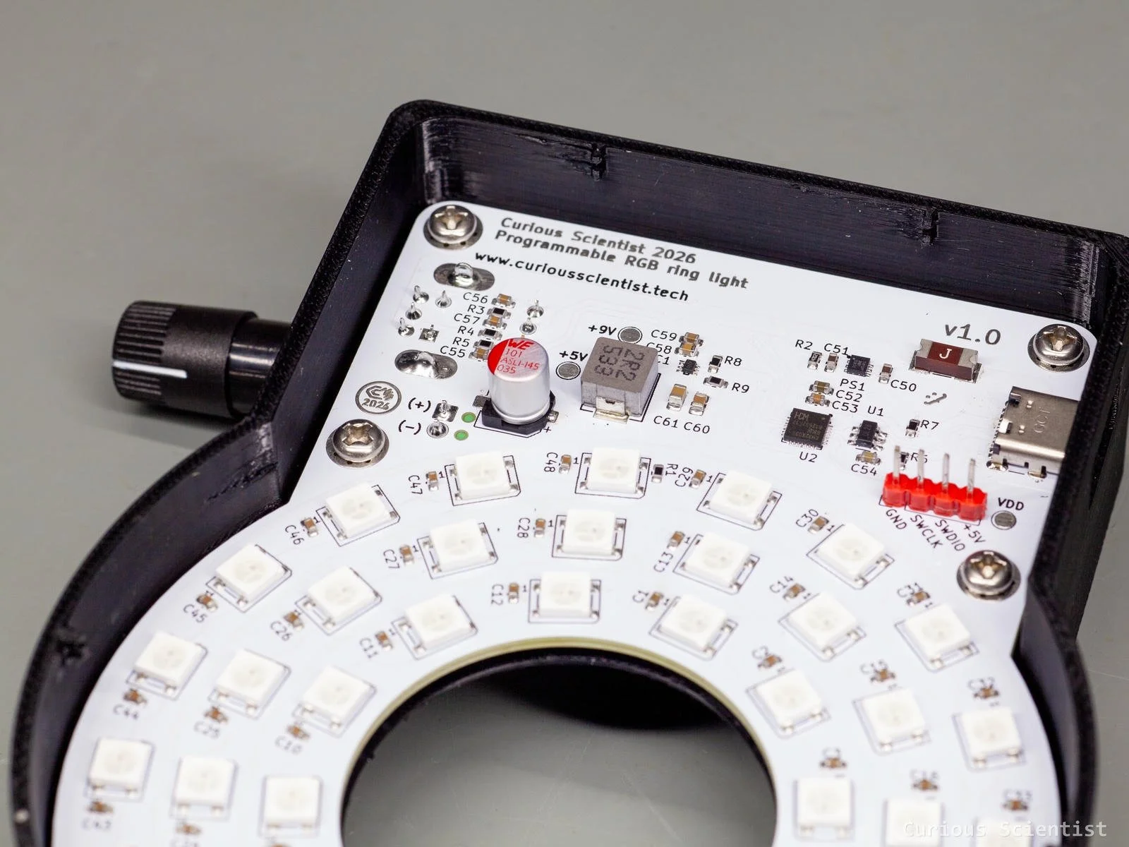 Circuit, fixed in the enclosure