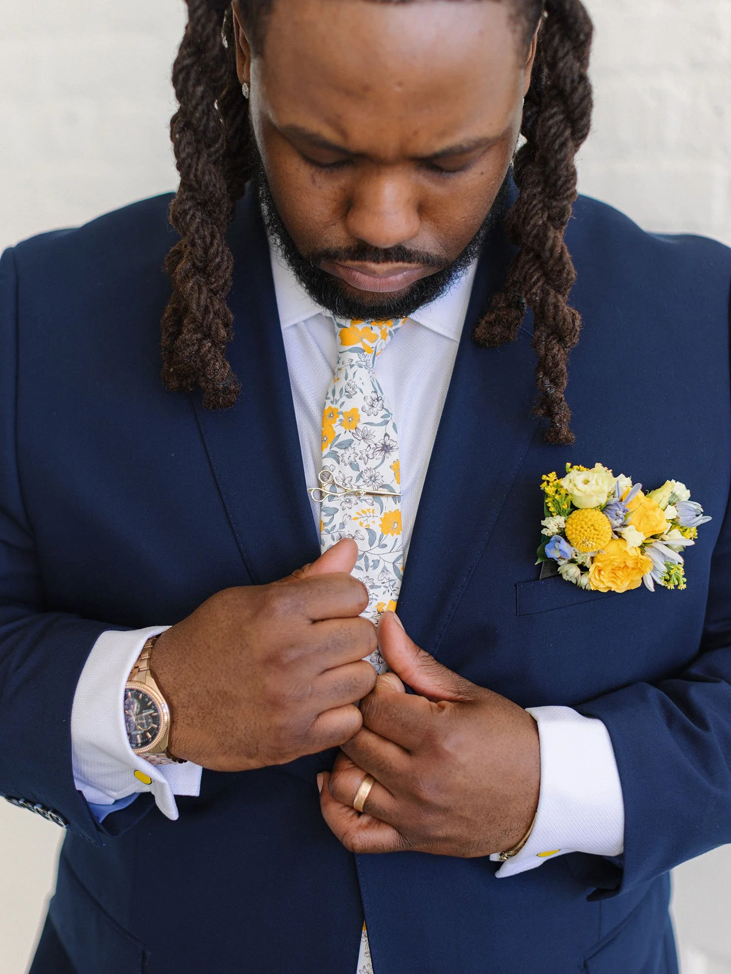 31_Groom-ForeverIncredible-ChicagoOfficiant.jpg