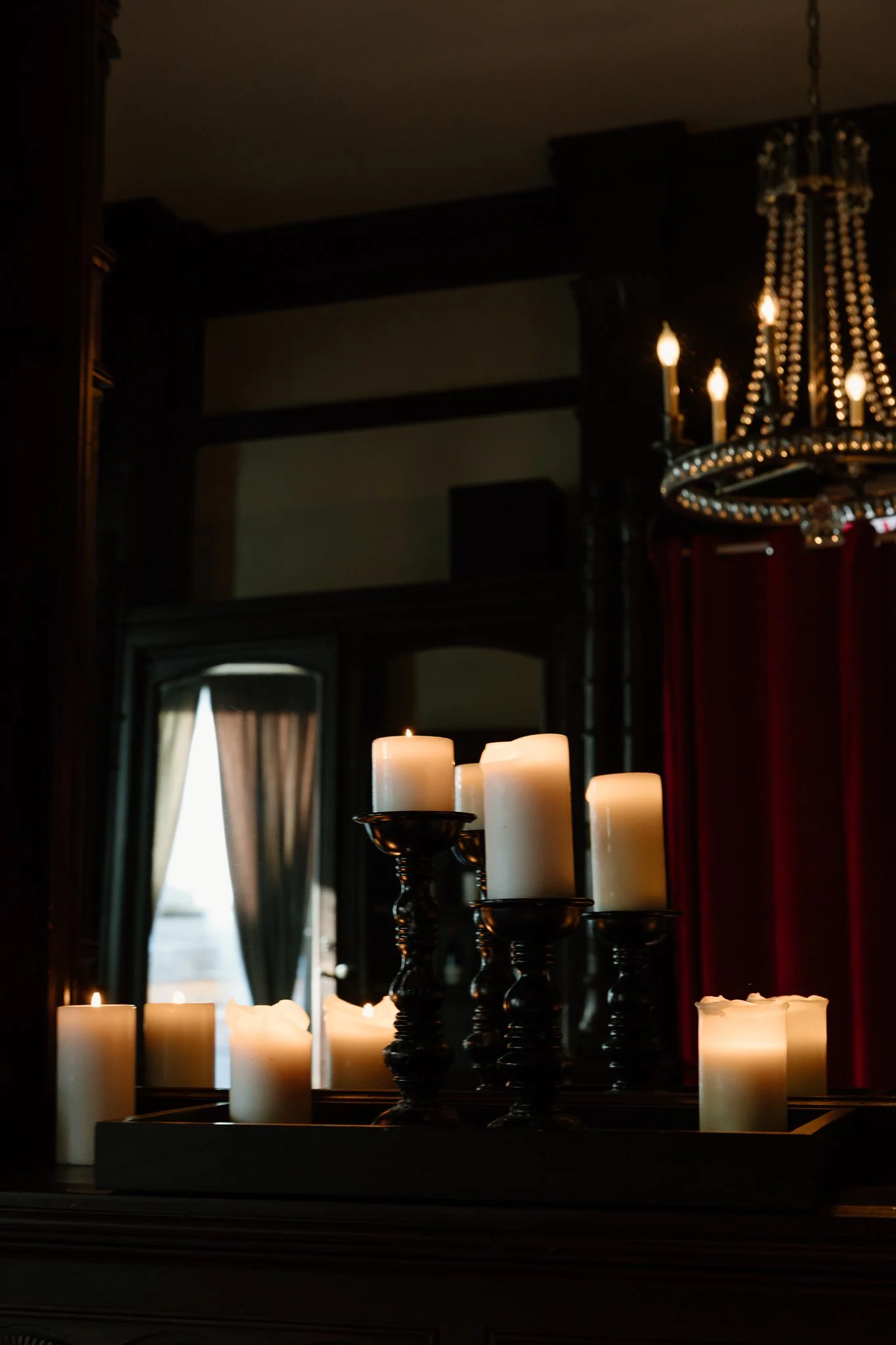 Nichole-Babiez-Photography-chicago-professional-officiant-la-storia-luxury-micro-wedding-moody-candles-2025-254.jpg