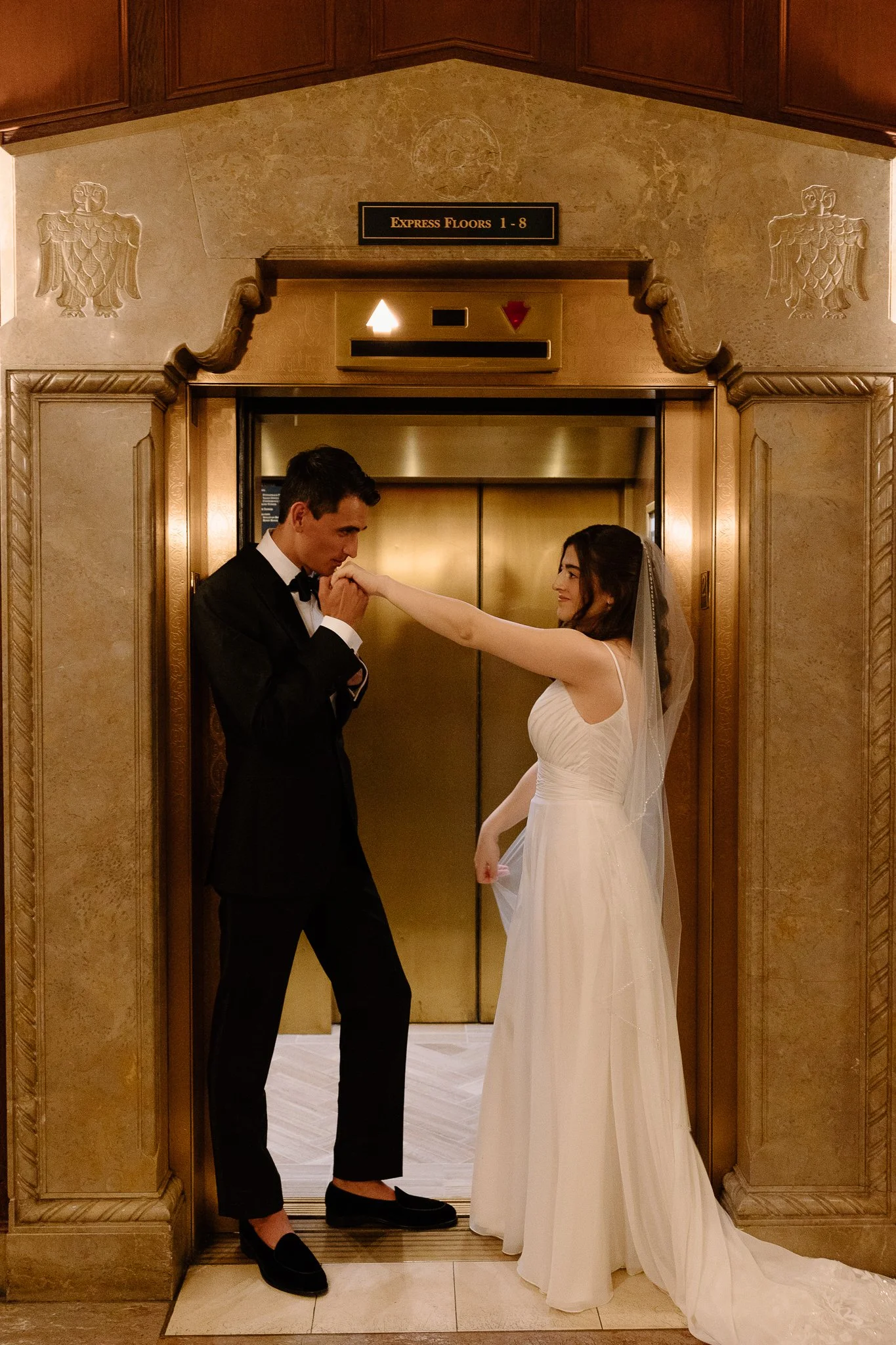 Nichole-Babiez-Photography-chicago-intercontinental-forever-incredible-la-storia-luxury-micro-wedding-intimate-ceremony-officiant-2025-42.jpg