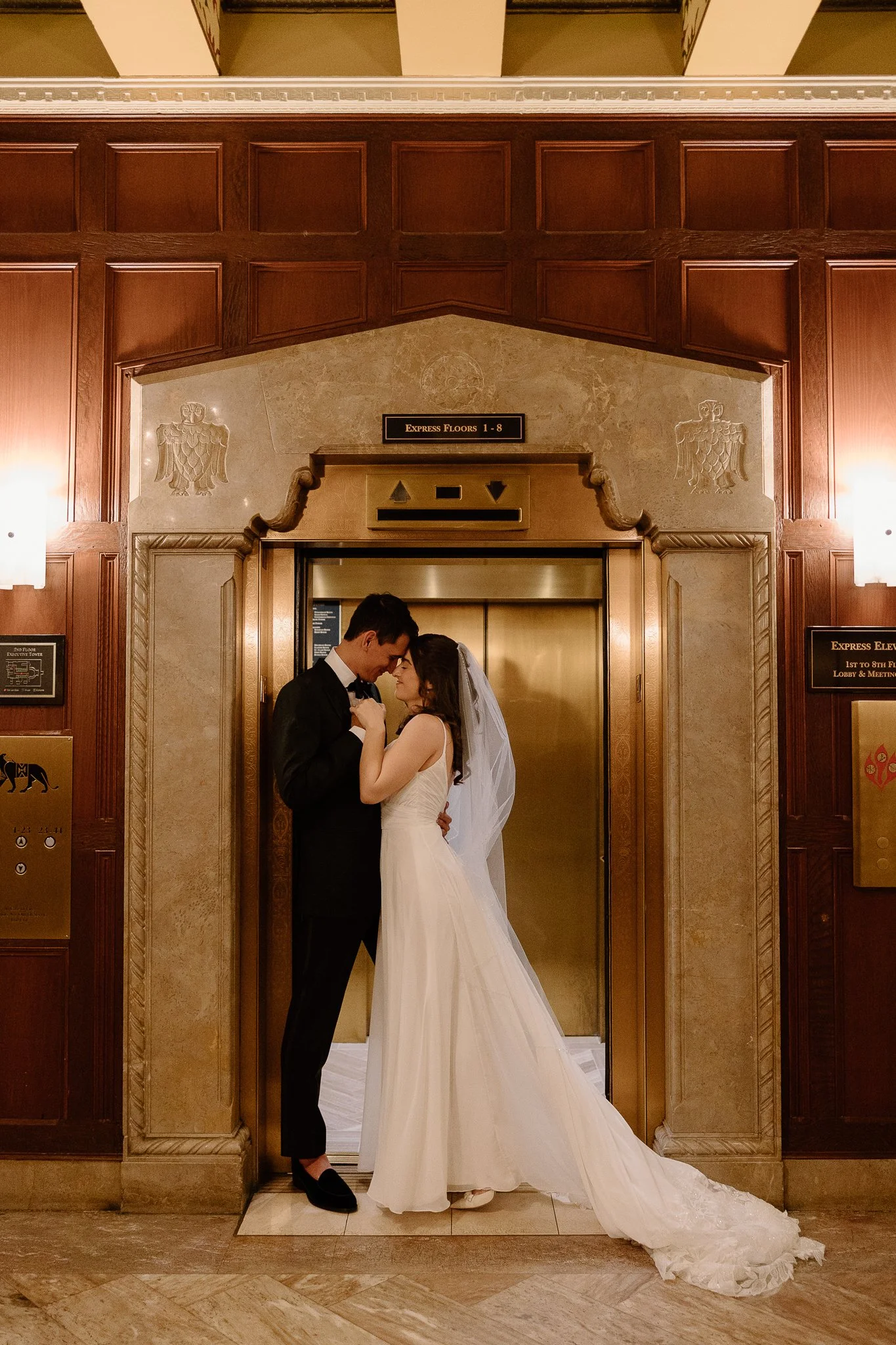Nichole-Babiez-Photography-chicago-intercontinental-forever-incredible-la-storia-luxury-micro-wedding-intimate-ceremony-officiant-2025-47.jpg