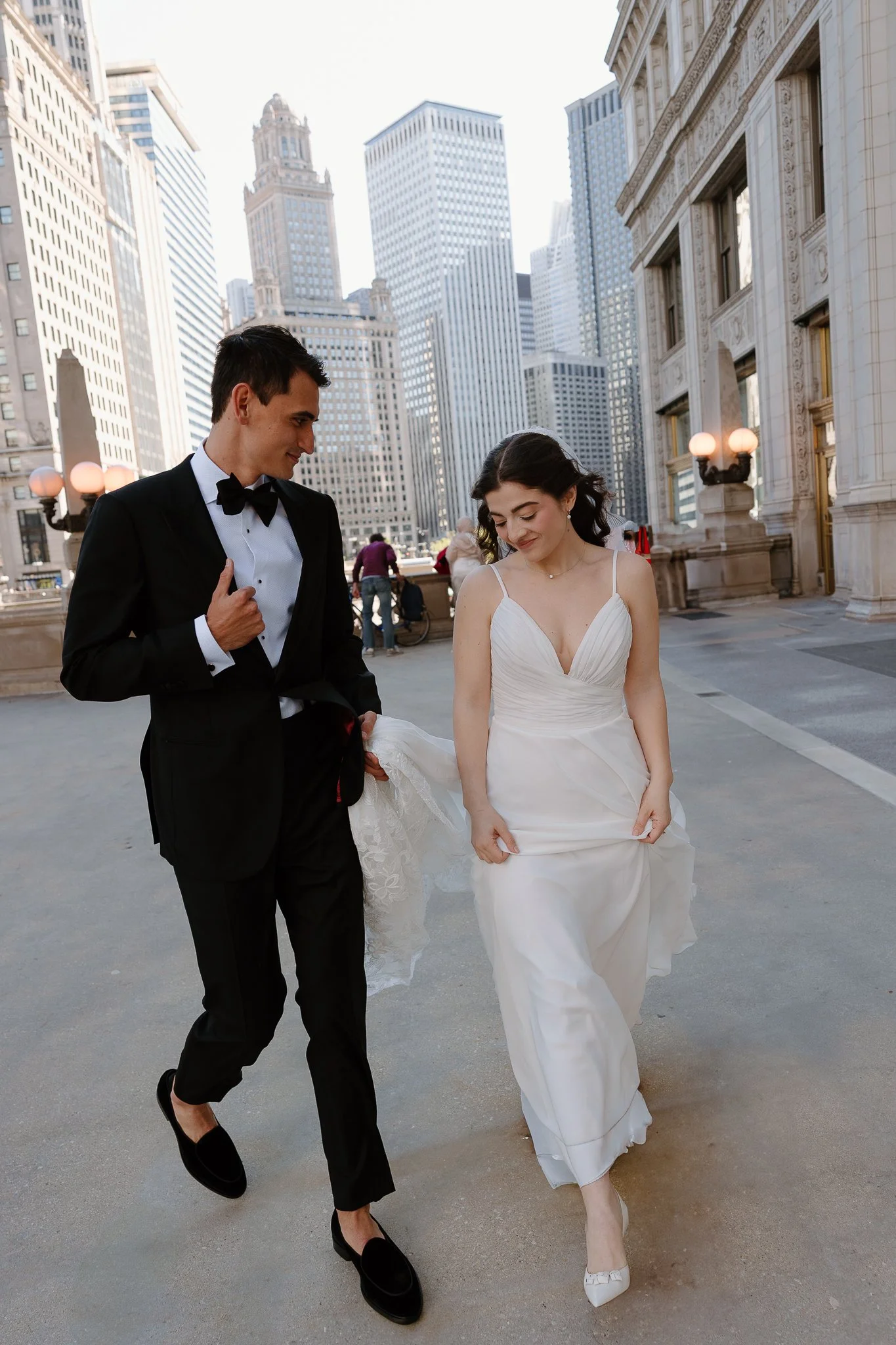 Nichole-Babiez-Photography-chicago-wrigley-building-la-storia-luxury-micro-wedding-forever-incredible-ceremony-officiant-2025-88.jpg