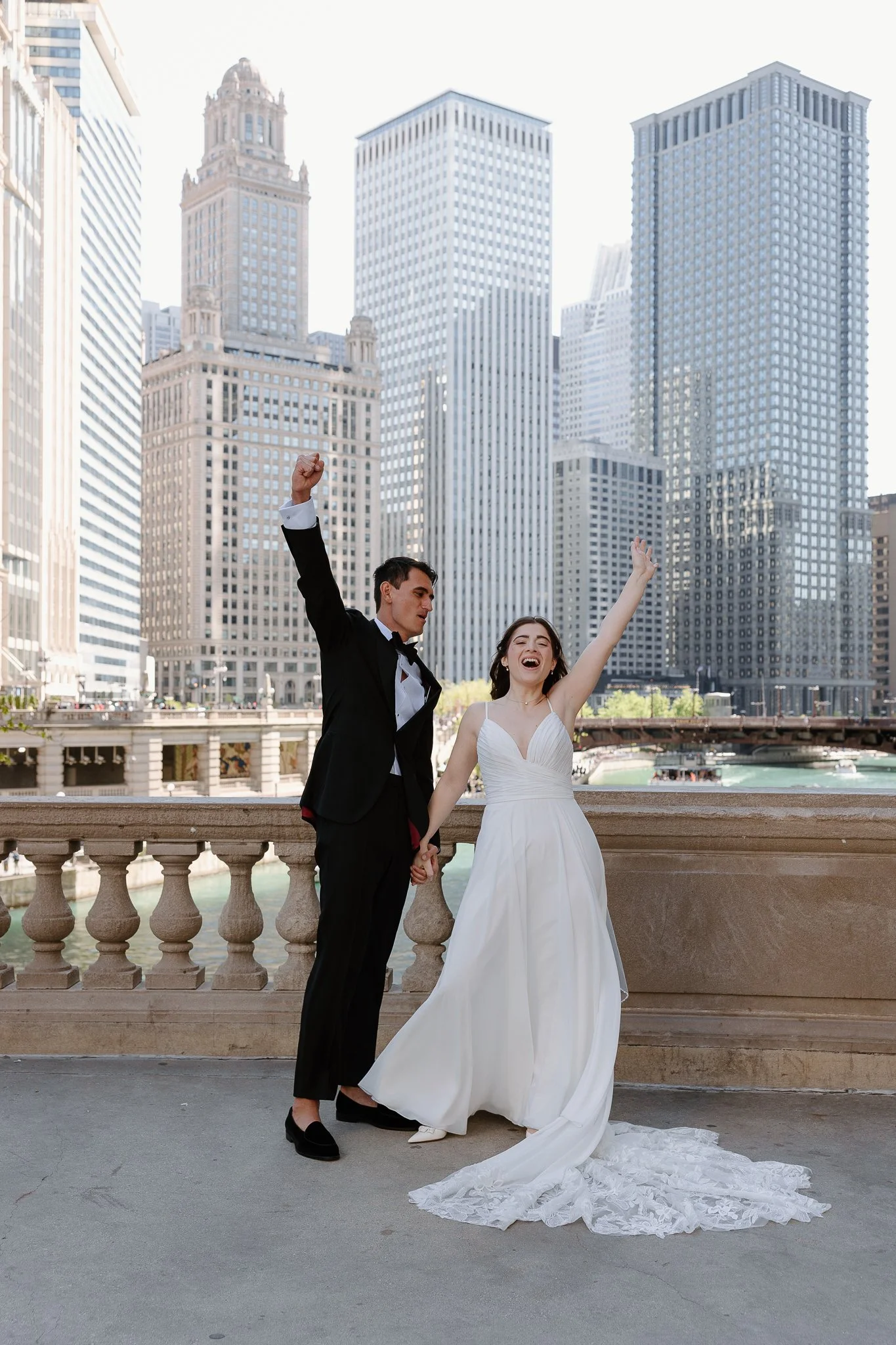 Nichole-Babiez-Photography-chicago-wrigley-building-la-storia-luxury-micro-wedding-forever-incredible-ceremony-officiant-2025-79.jpg