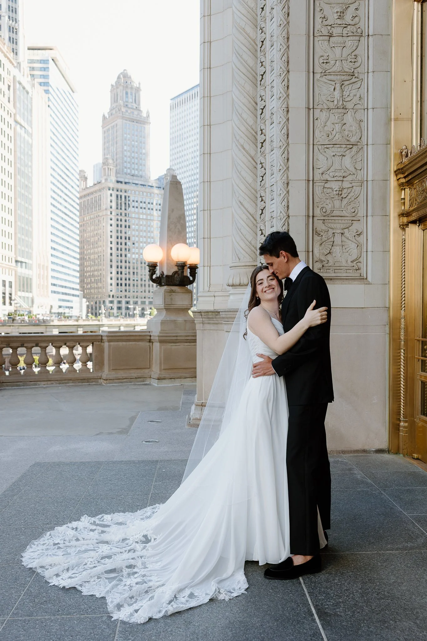 Nichole-Babiez-Photography-chicago-wrigley-building-la-storia-luxury-micro-wedding-forever-incredible-ceremony-officiant-2025-100.jpg