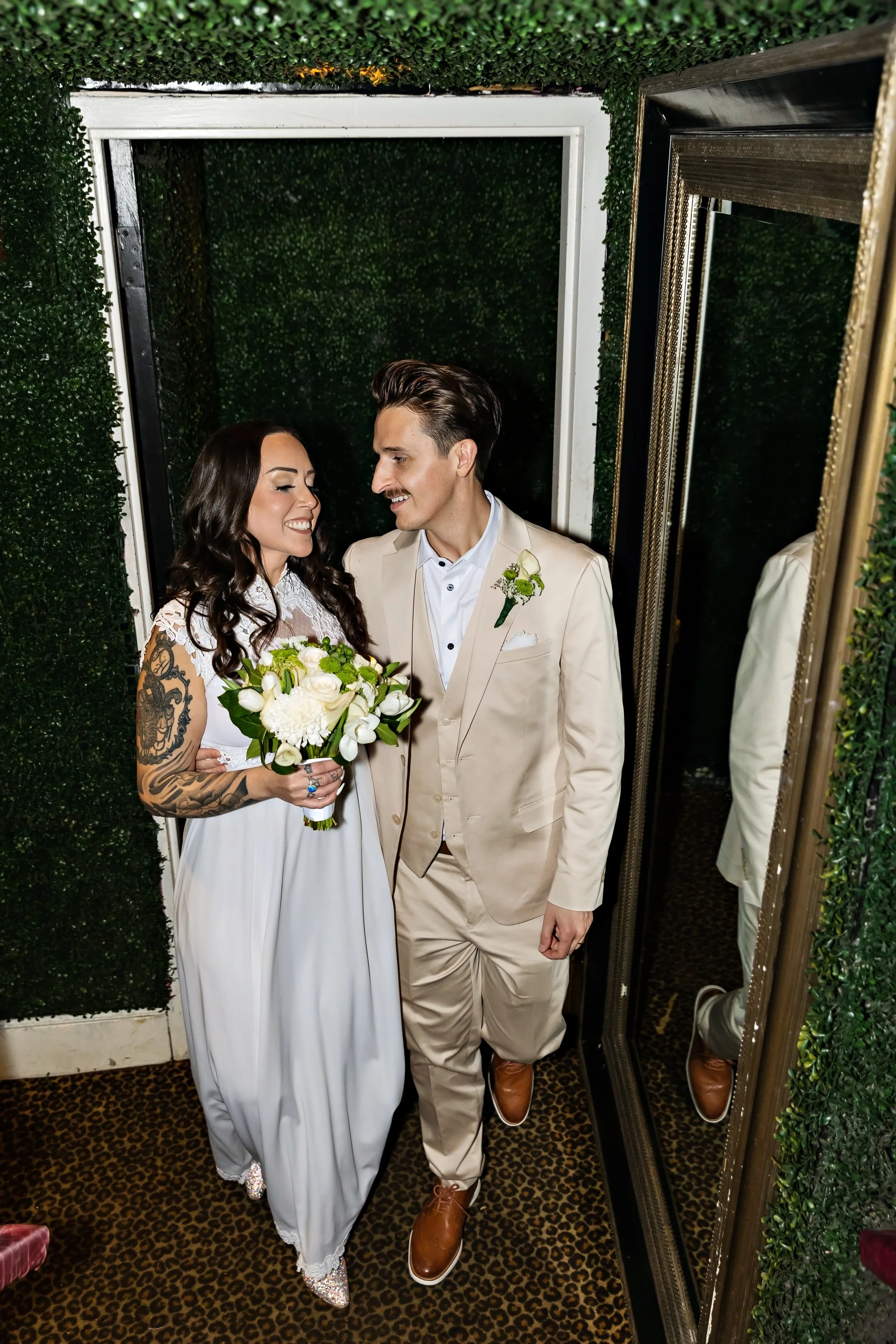 Beatnik-On-The-River-Chicago-Microwedding-Officiant_303.jpg