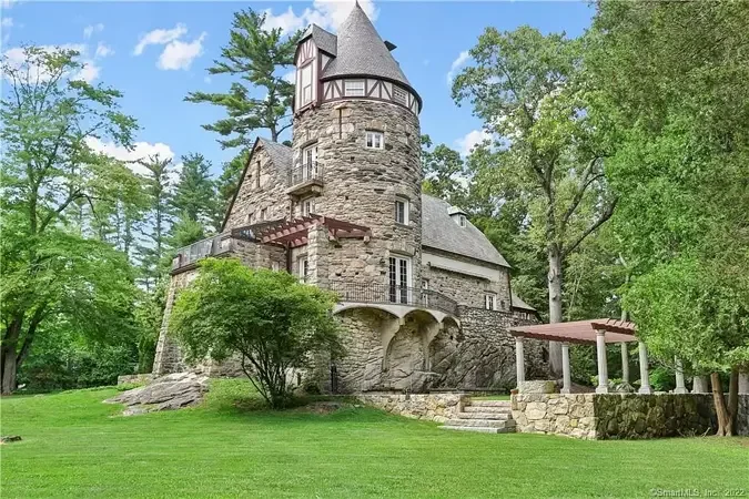 CASTLE CURIOSITY, NORTH STAMFORD CT