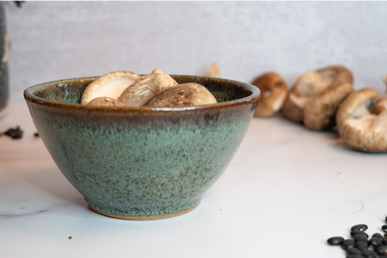 Earth green ramen bowl