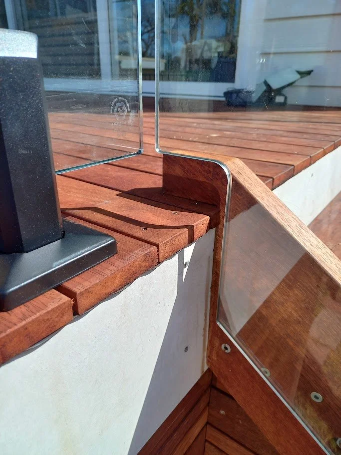 glass balustrade detail.jpg