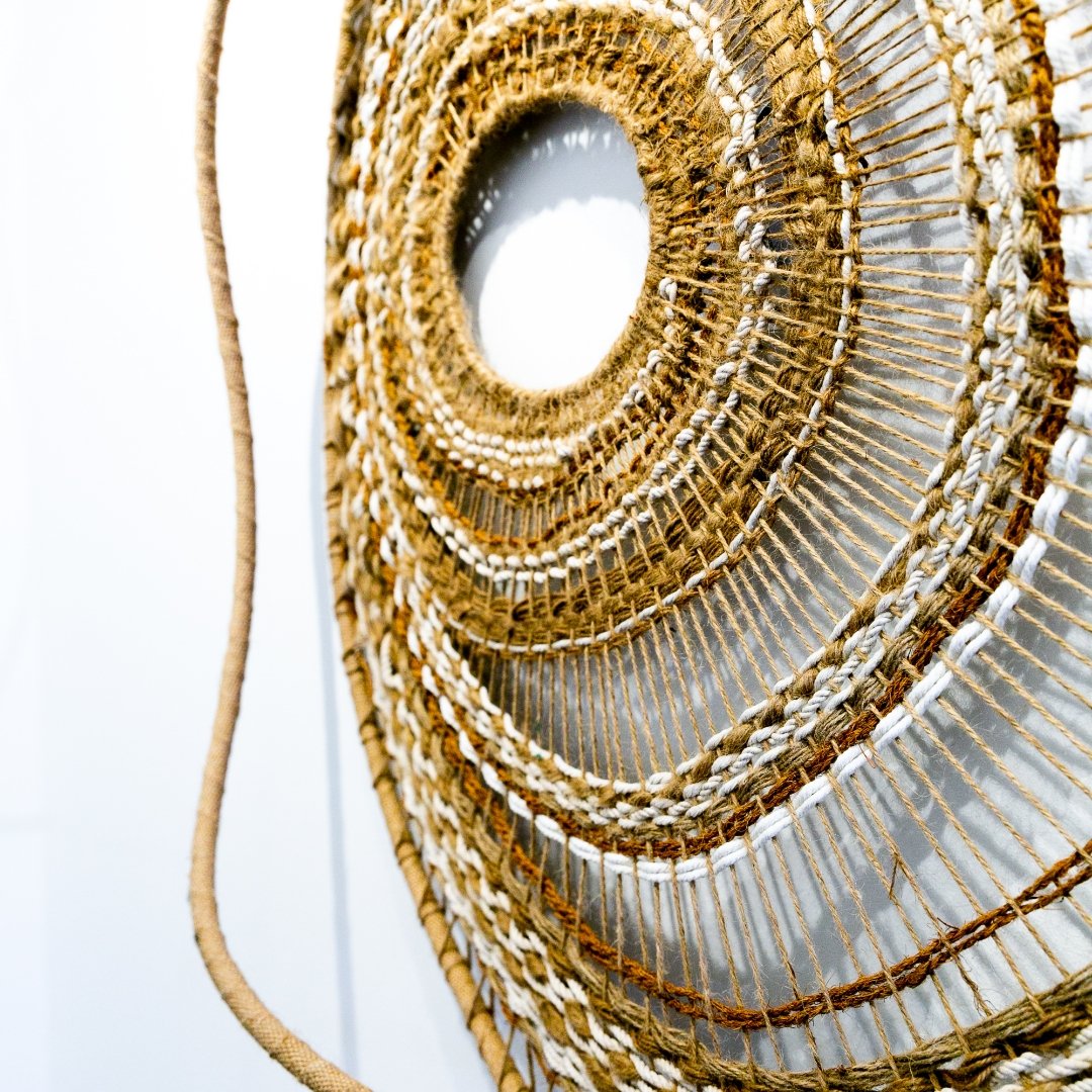 A mesmerising wall sculpture where interwoven threads create a spiral of artistic expression.

#fibrousdesign #textureart #wallsculpture #sculptureart #minimalart