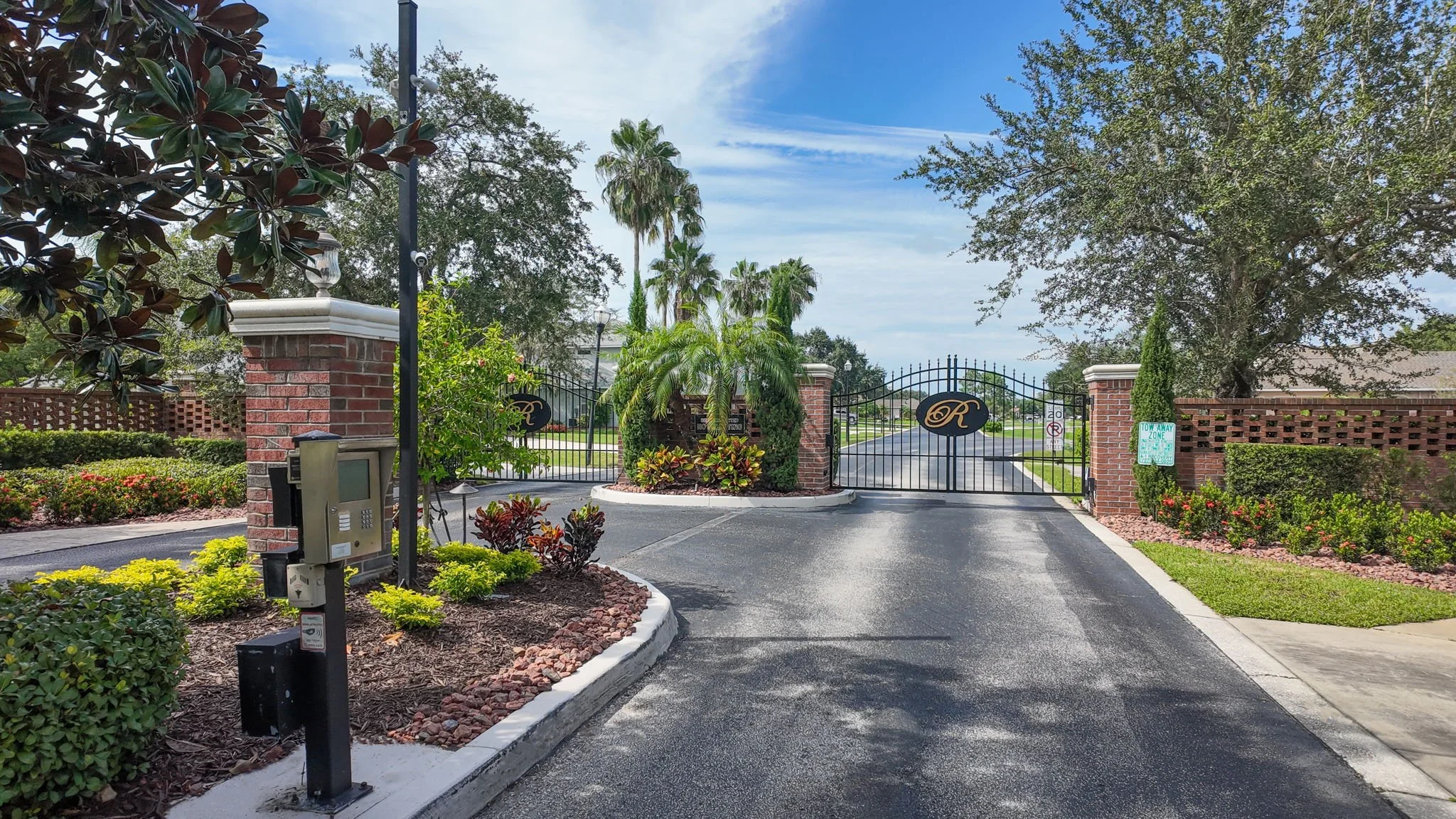 83-web-or-mls-2-print-Riverside Estates-entrance sign-1.jpg