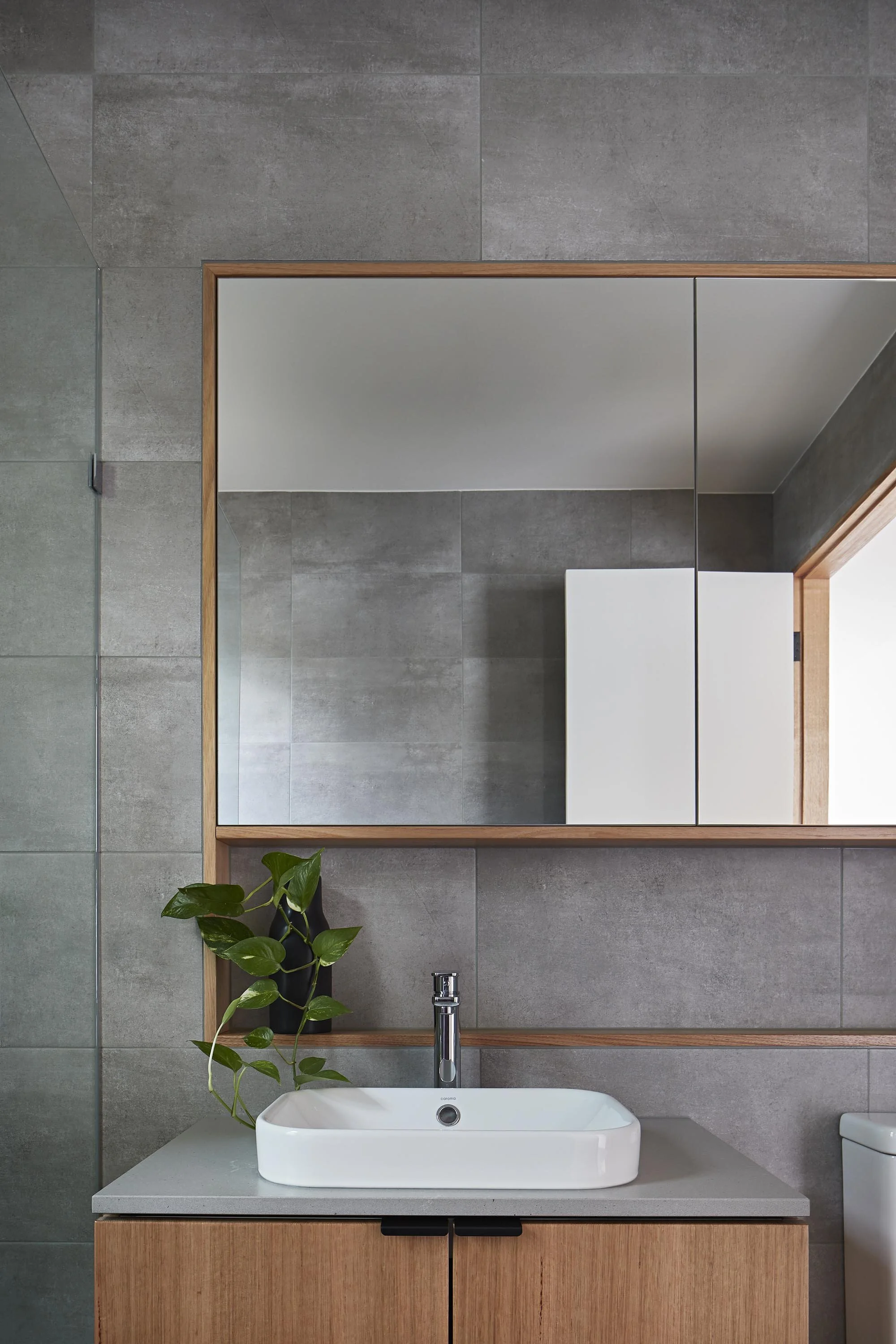 hunter-street-bathroom-sink-logan-studio-©-lsa-smg.jpg