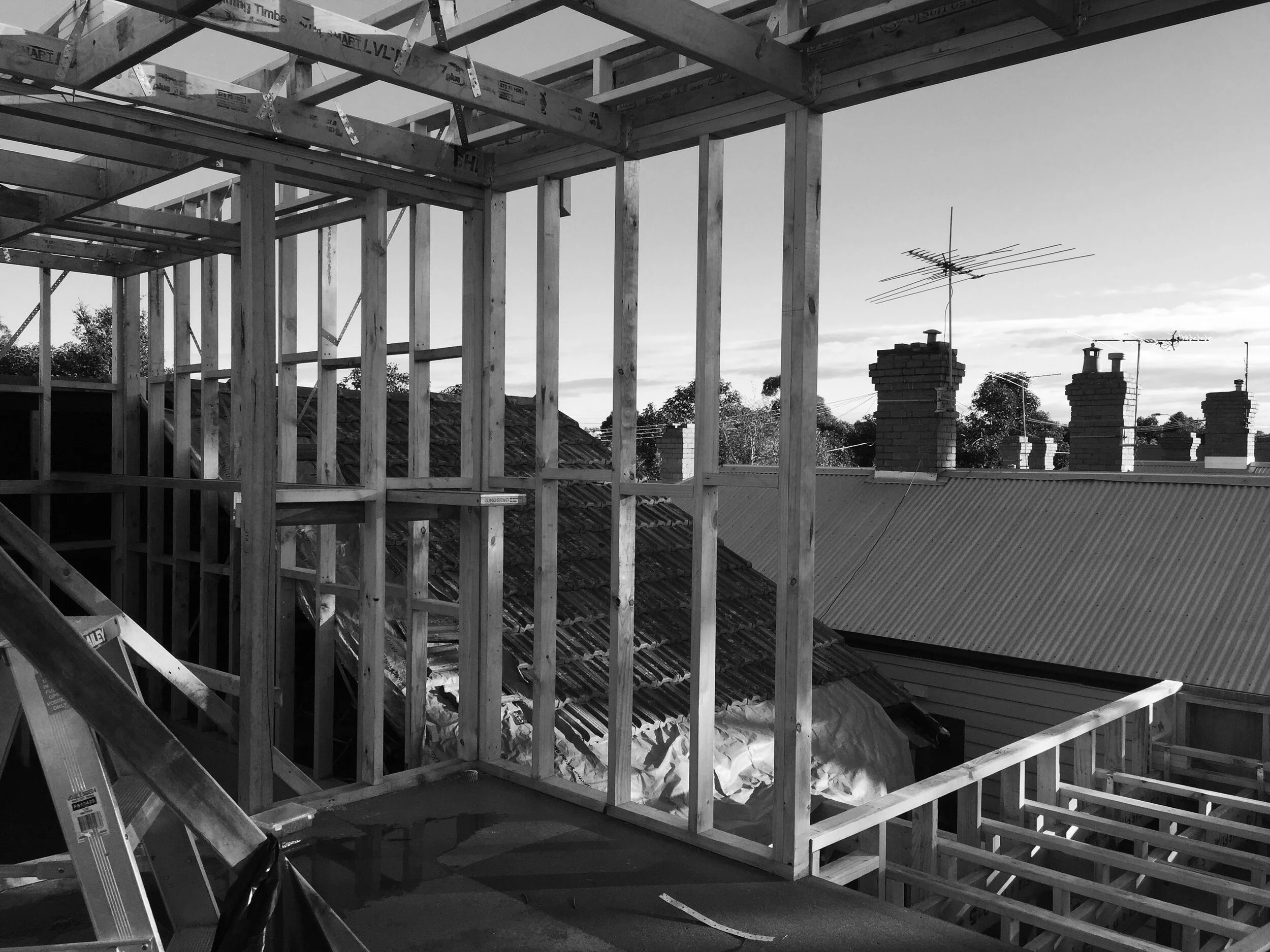 victoria-road-construction-frame-first-floor-logan-studio-©-lsa.jpg