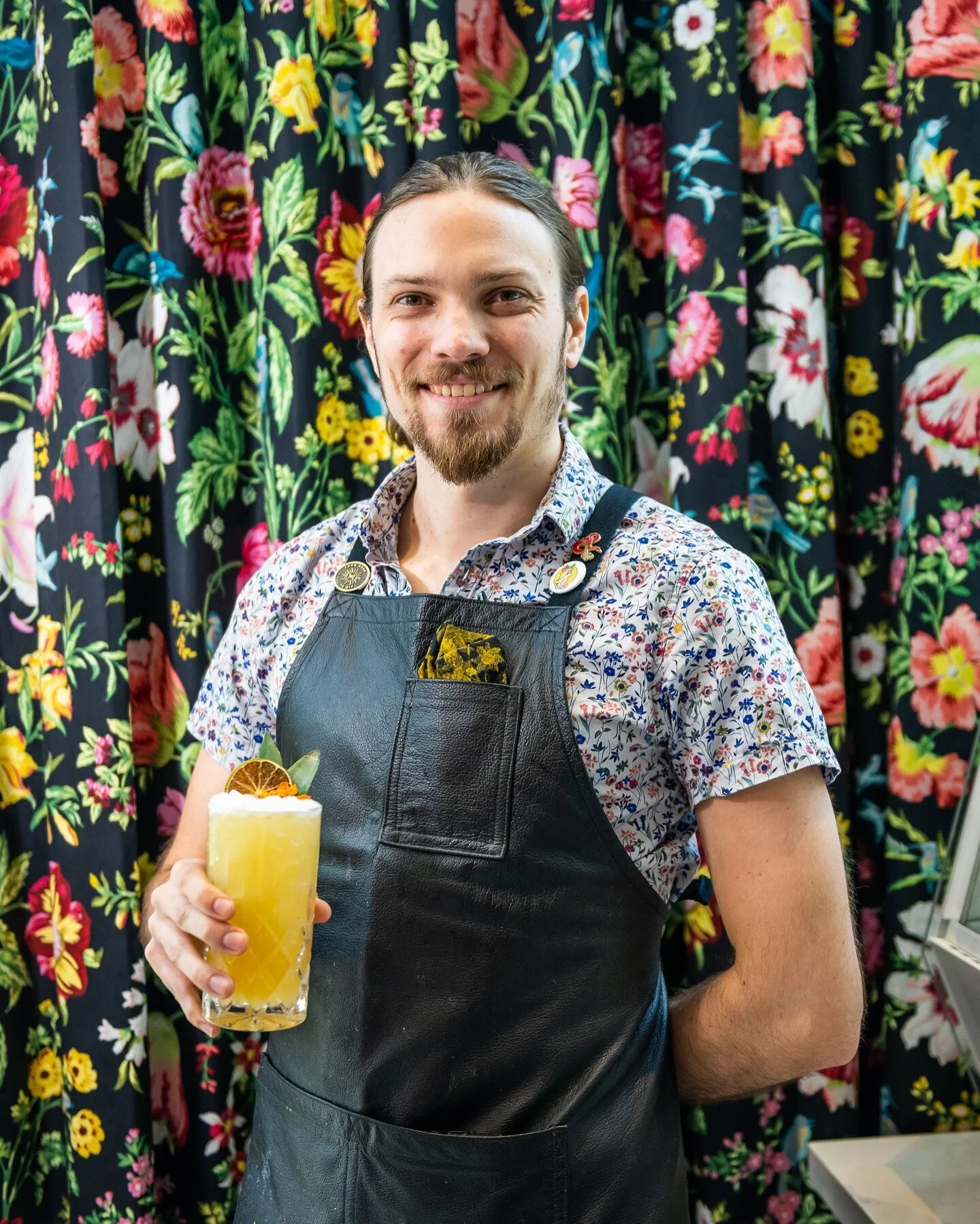 Meet @the_bart_ender Mia Market Bar Manager, his team is committed to serving you incredible cocktails with your Desire Beverage 
&bull;
&bull;
&bull;
#miami #barttander #miamarket #miamarketmiami #happyhour #miamibartenders #bartanderlife