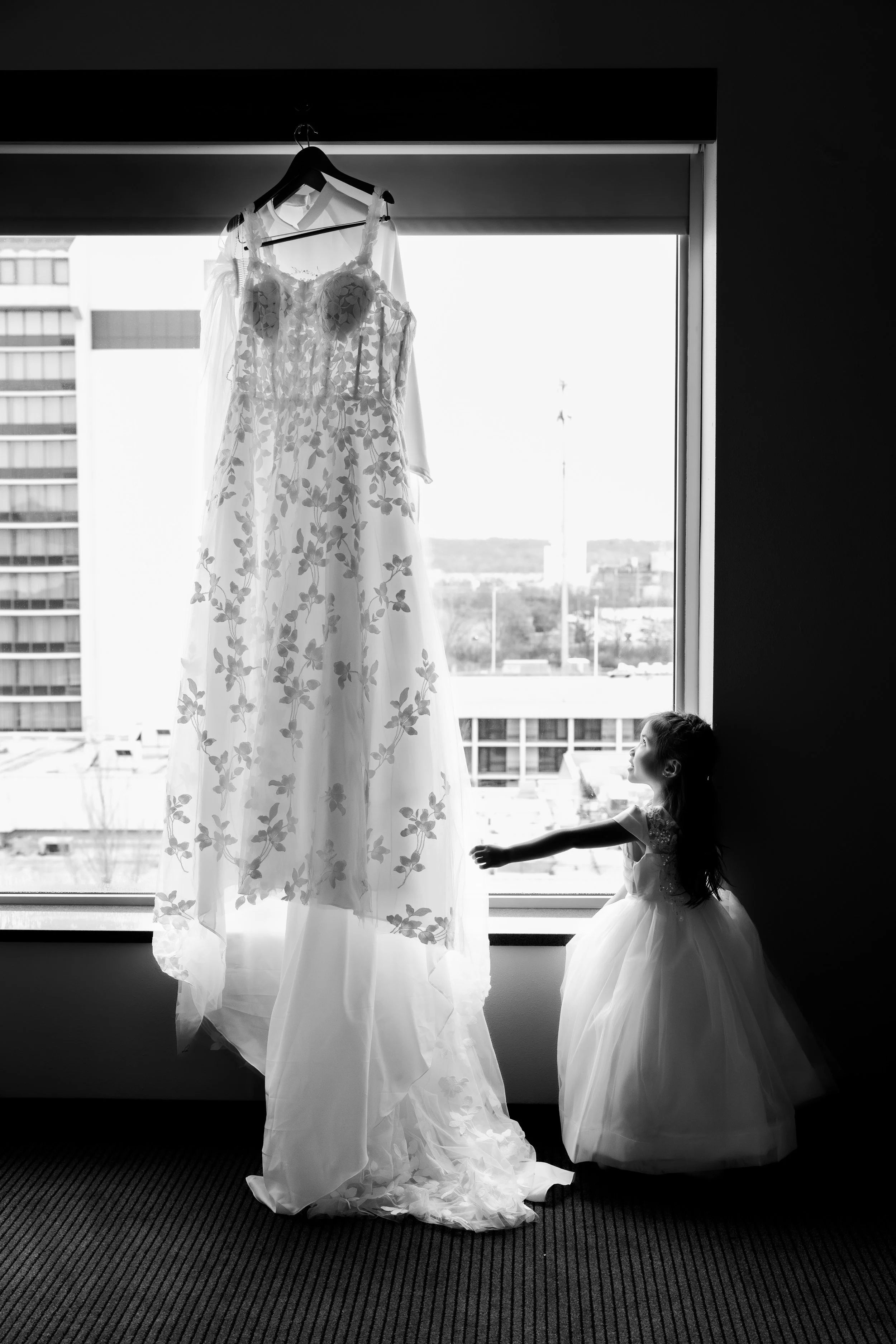 Theresa and Bridesmaids (6).jpg