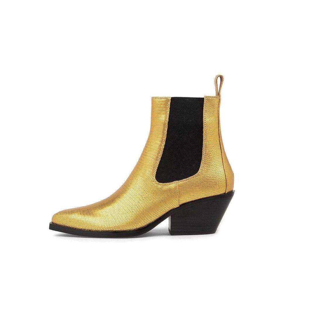 Just in @mollinishoes Rage Gold Leather Chelsea Boots Size 39 | $159 💛

Excellent Condition, as new. Current season 

These leather Chelsea boots by Mollini rock a modern Western look. RAGE is a cool customer with easy pull-on style and a Cuban heel