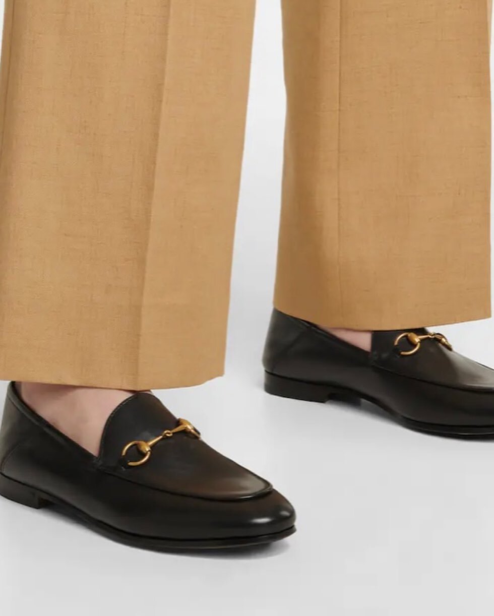 NEW ARRIVAL
Gucci loafer 38.5
💫 
Topped with heirloom horsebit embellishment in gleaming gold tone, Gucci&rsquo;s loafers radiate modern polish while also pointing to the label&rsquo;s equestrian roots. 
The slip-on silhouette is crafted from smooth