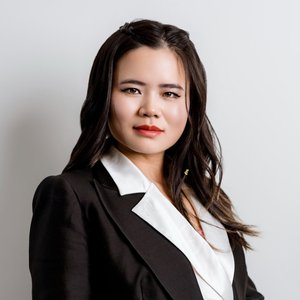 Lina Zhang, Sales Consultant