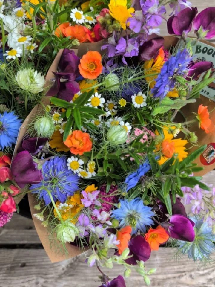 These might be the prettiest bouquets this year so far! But I might say that every week... Come see me at the Colfax Farmacy from 4-7 PM today! There is also 80s trivia this week!