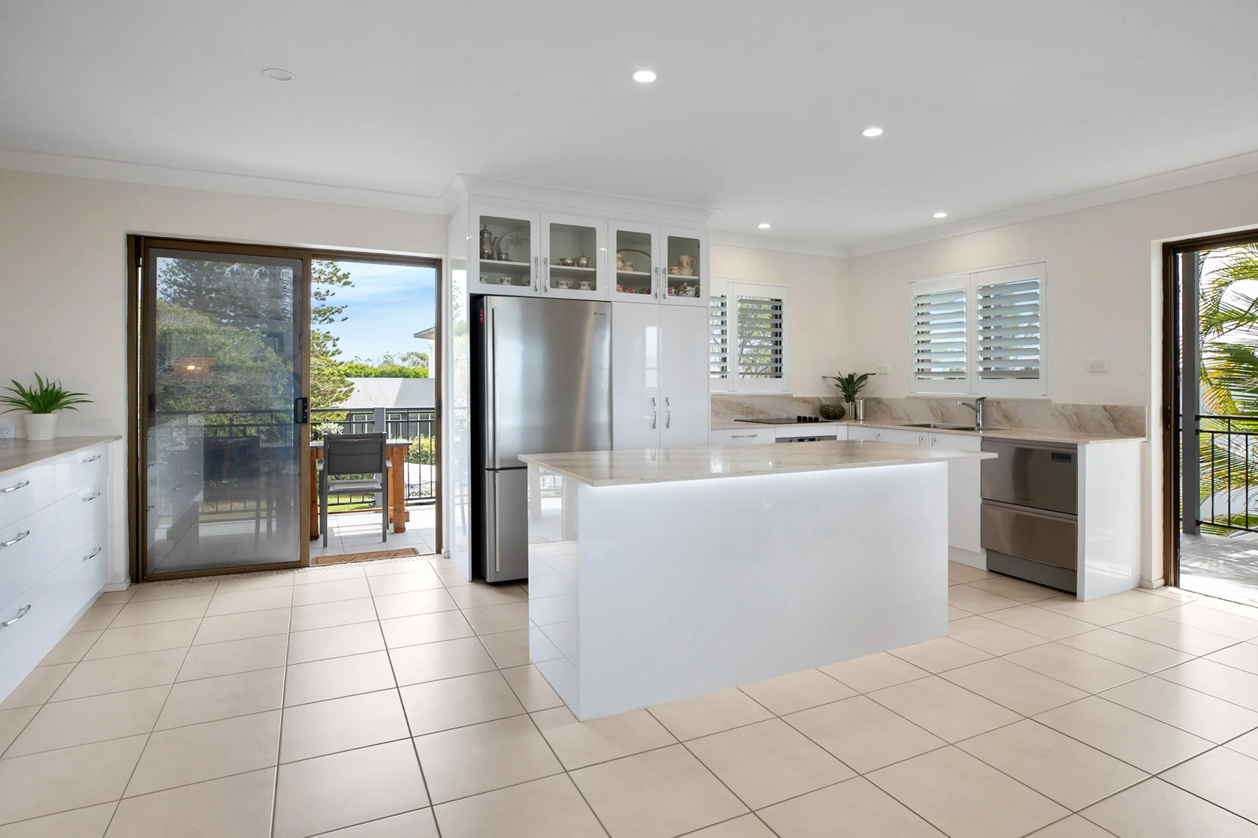 18WoodlarkRise-SunriseBeach-11.jpg