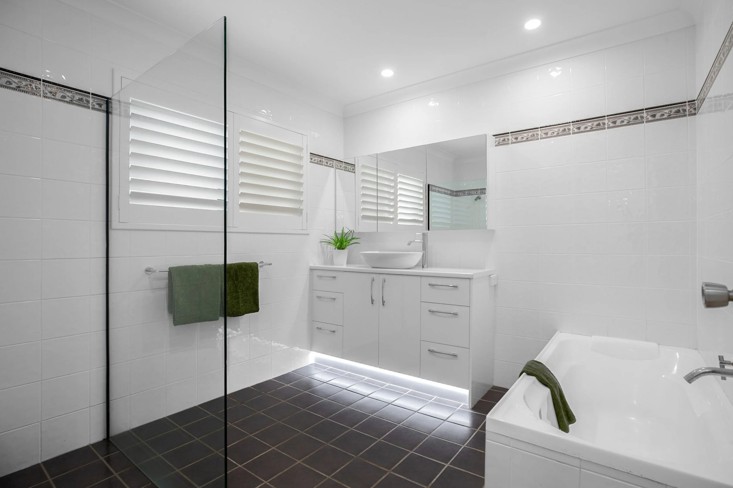 18WoodlarkRise-SunriseBeach-93.jpg