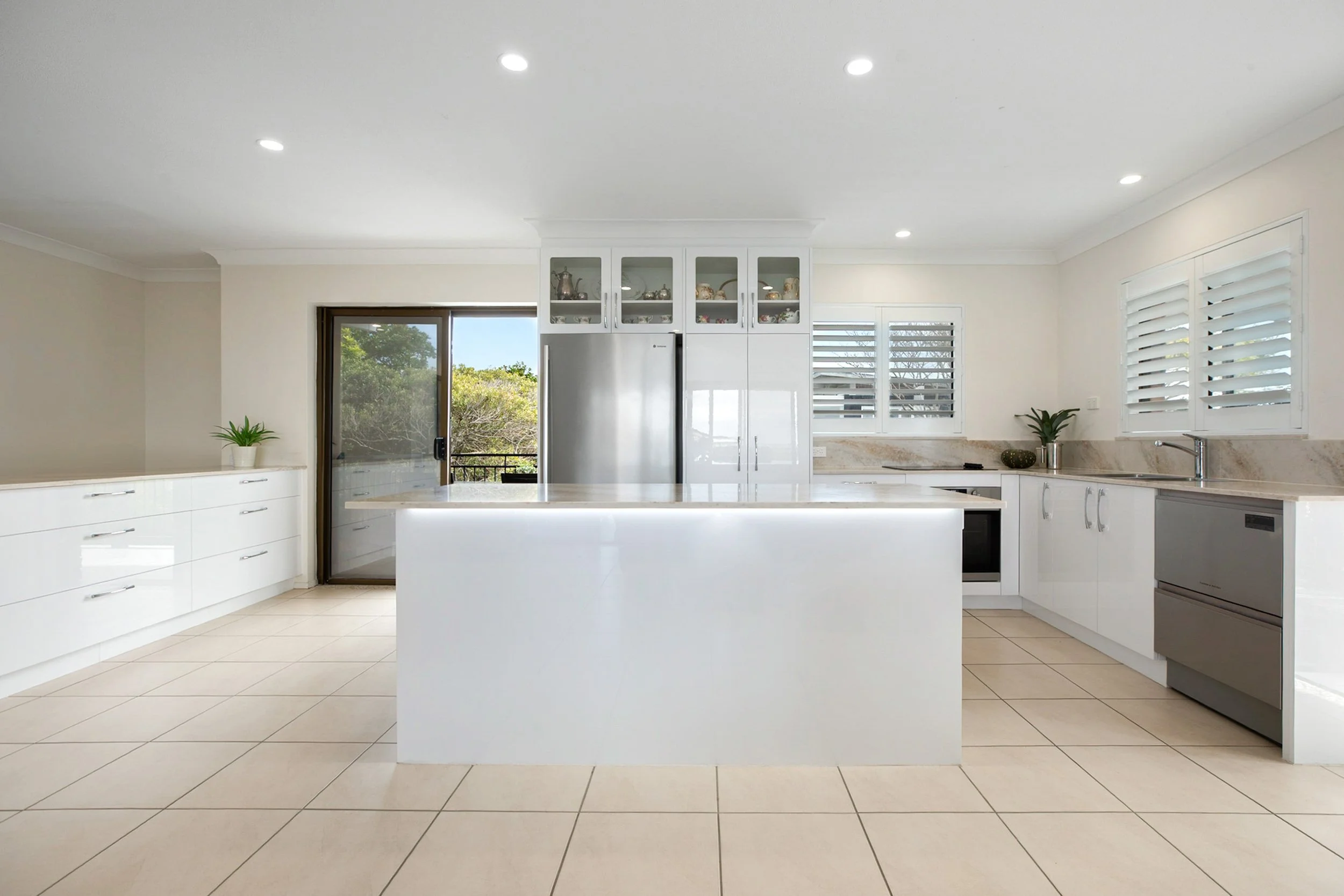 18WoodlarkRise-SunriseBeach-19.jpg