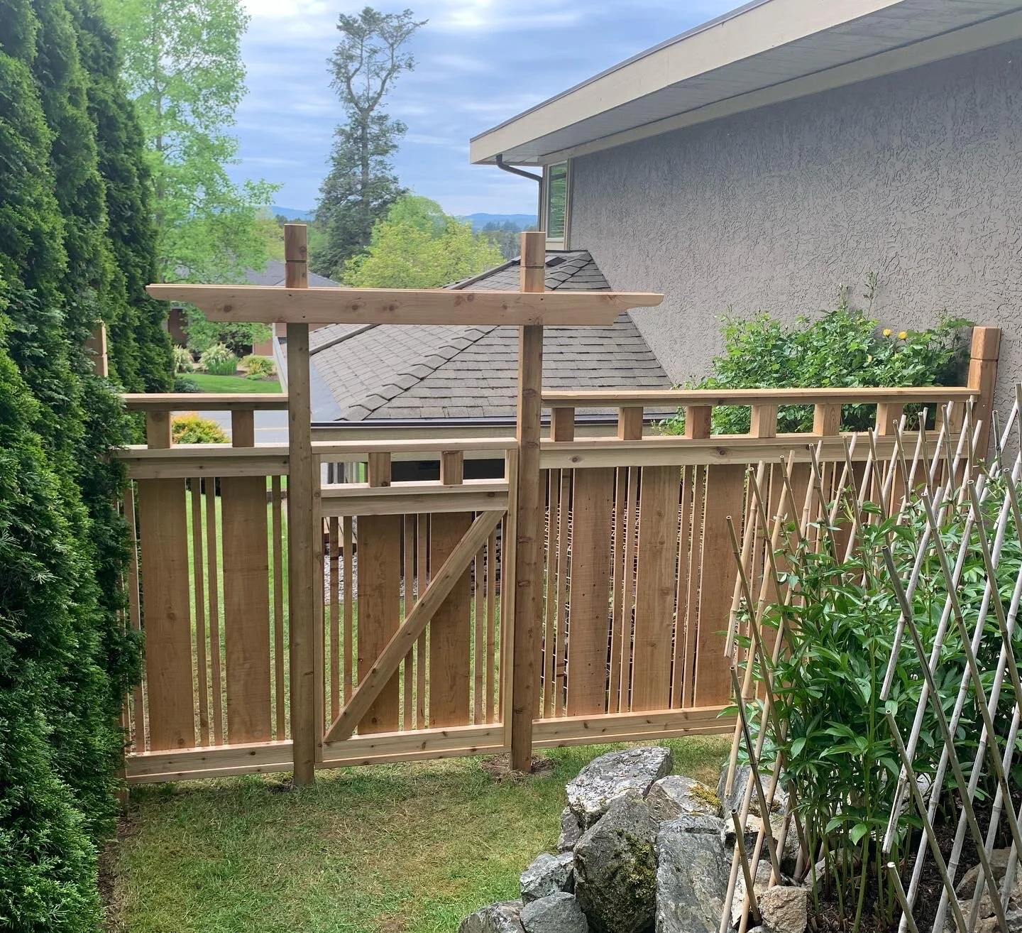 custom-wood-fence-installation-victoria-bc.jpg