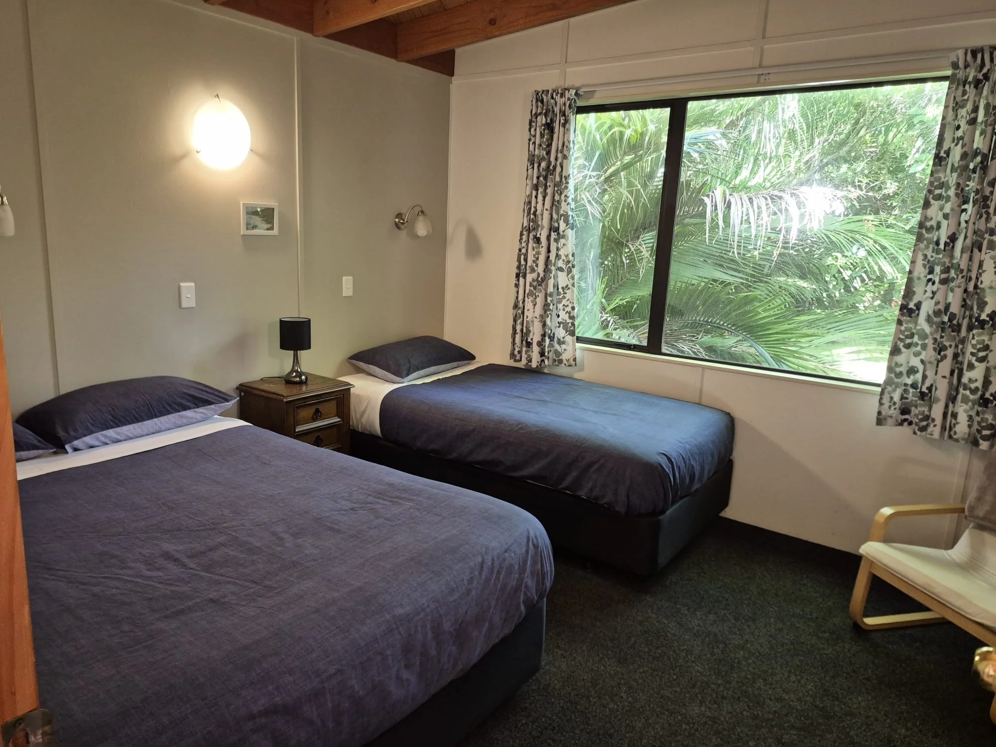 Te Nikau Retreat - Kowhai - bedroom 2