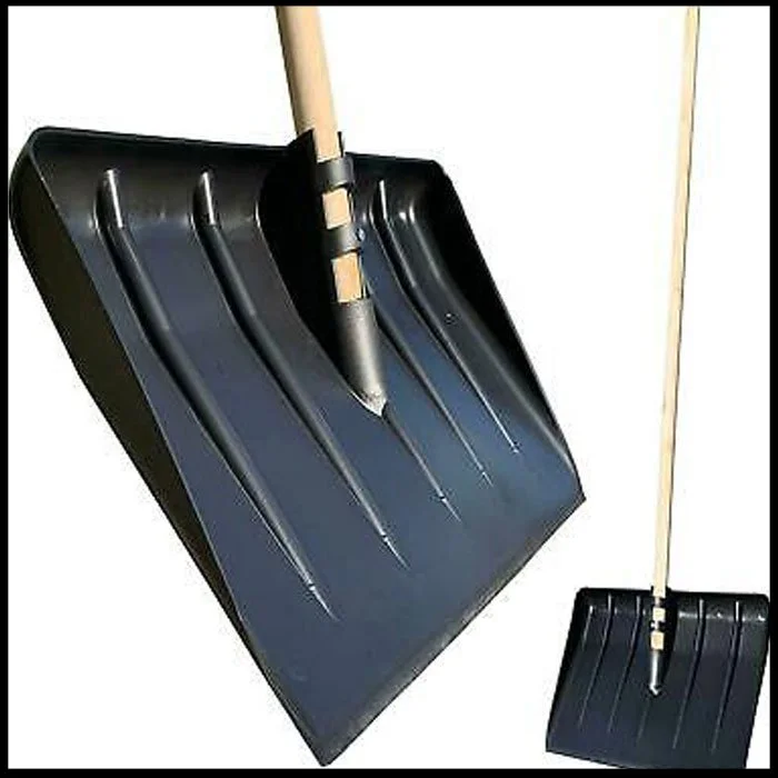 Small Black Snow Pusher