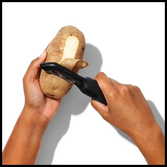 OXO Swivel Peeler (2).jpg