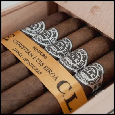 C.L.E Maduro Short Corona Cigar(3).jpg