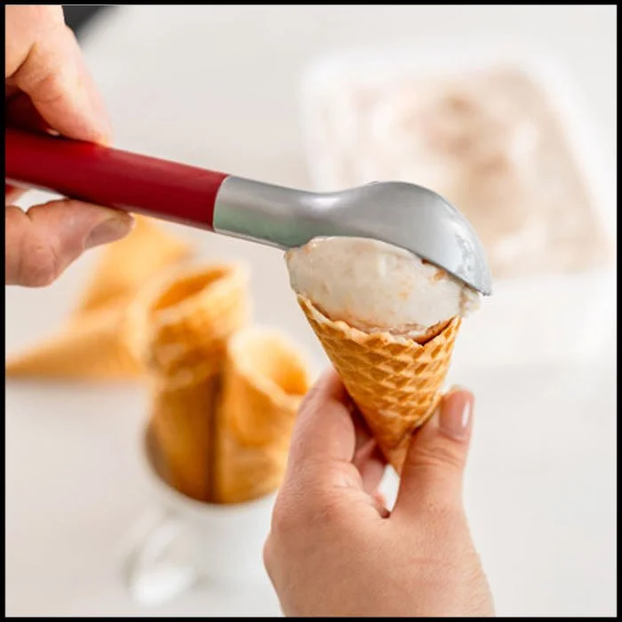 KitchenAid-Ice-Cream-ScoopEmpireRed-21cm.jpg