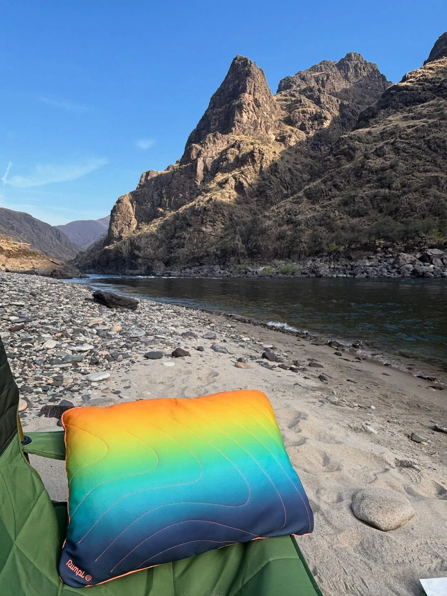 Testing Rumpl pillows and blankets this weekend. Yes, dog and human approved! Open 11am- 6 pm. 

#shoplocal #adventurealways #rumpl #campcomfort #weship