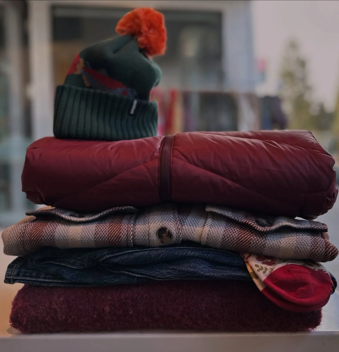 Fall back, cozy up, and shop small at MonkeyLove this weekend 🍂🕰️

Open daily, 11am to 6pm ❤️

#shopsmall #smallbusiness #womenowned #mccallidaho #monkeylove #daylightsavingstime #outfit #falloutfit