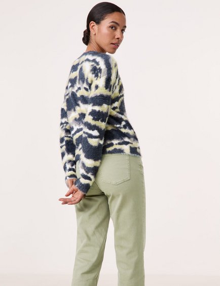 fluffy-knit-jumper-with-pattern-104.jpg