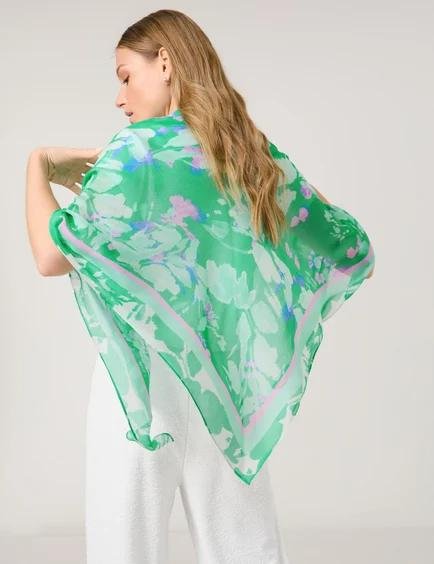 lightweight-triangular-scarf-102.jpg