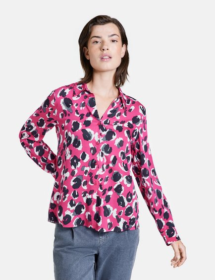 blouse-with-an-animal-print-01.jpg
