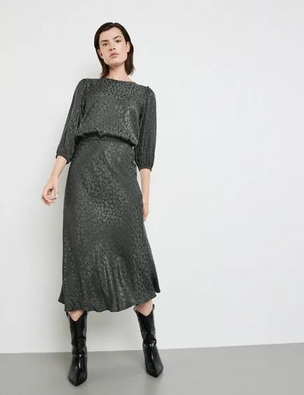 a-line-skirt-with-a-jacquard-pattern-110.jpg