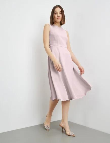 aermelloses-kleid-mit-bindebaendern-in-der-taille-102.jpg