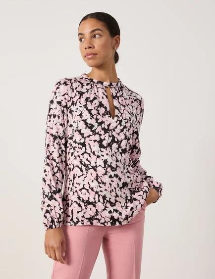 bluse-mit-ausschnittschlitzen-110.jpg