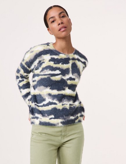 fluffy-knit-jumper-with-pattern-110.jpg