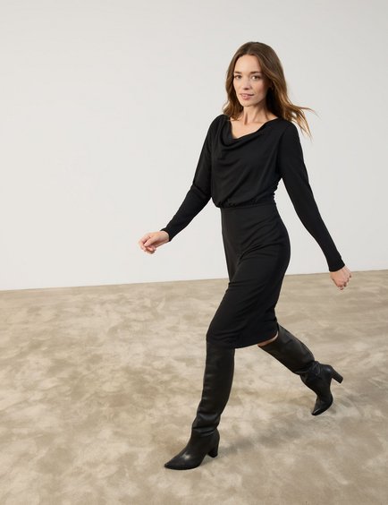 feminines-kleid-mit-wasserfallausschnitt-102.jpg