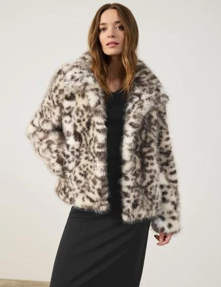 webpelz-jacke-mit-leo-dessin-110.jpg