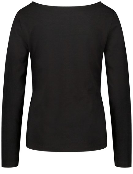 verziertes-langarmshirt-aus-bio-baumwolle-03.jpg