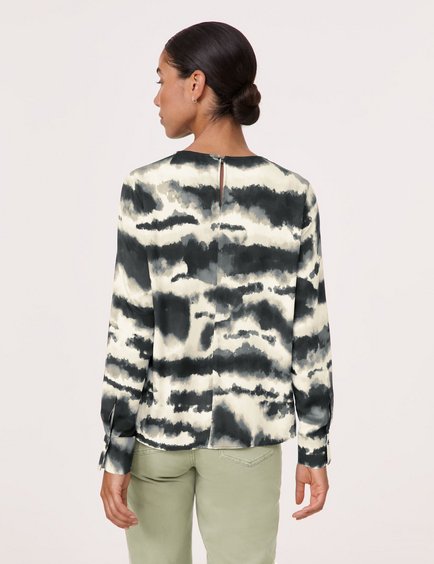 blusenshirt-mit-allover-print-104.jpg